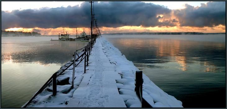 Som - boat at winter.jpg
