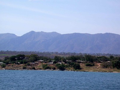Lake - Kustlijn Sibwesa