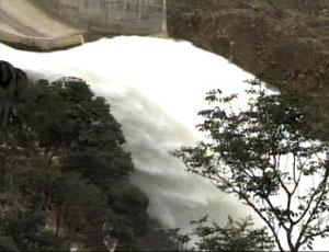 Dam spillway